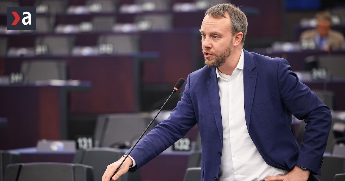 Orban ho oznacil za najskorumpovanejsieho v EU Dnes predklada spravu ktora moze Slovensku zablokovat miliardy