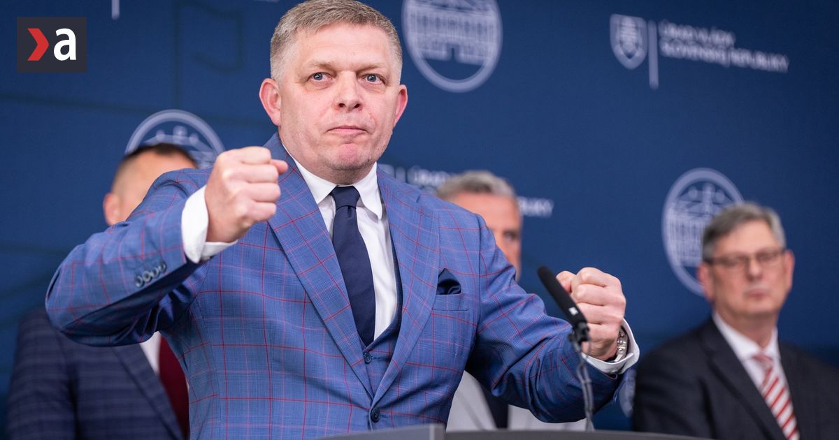Robert Fico a Boris Susko si takmer zasluzia pochvalu Konecne posluchaju Ustavny sud komentar Martina Behula
