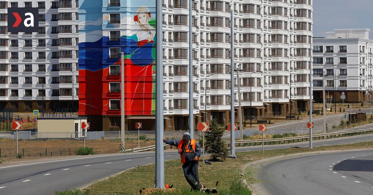 Ruske megaplany pre okupovane oblasti Rusi sa stahuju do dobytych miest domovy Ukrajincov sa stali vojnovou koristou