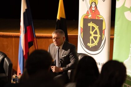 Skuska mala byt len pre tych studentov ktori prisli vypocut Roberta Fica