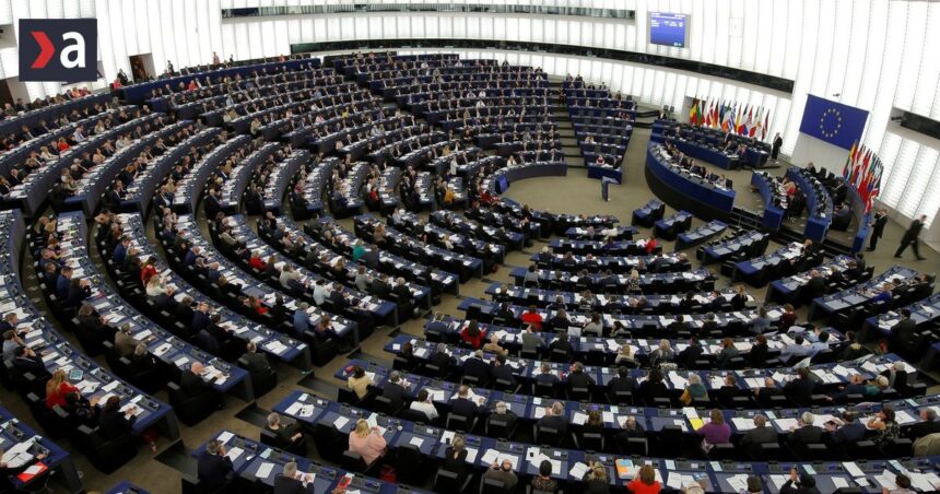 Slovensko sa dostalo na sikmu plochu Signaly posledneho varovania z Bruselu nazor Ivana Stefanca