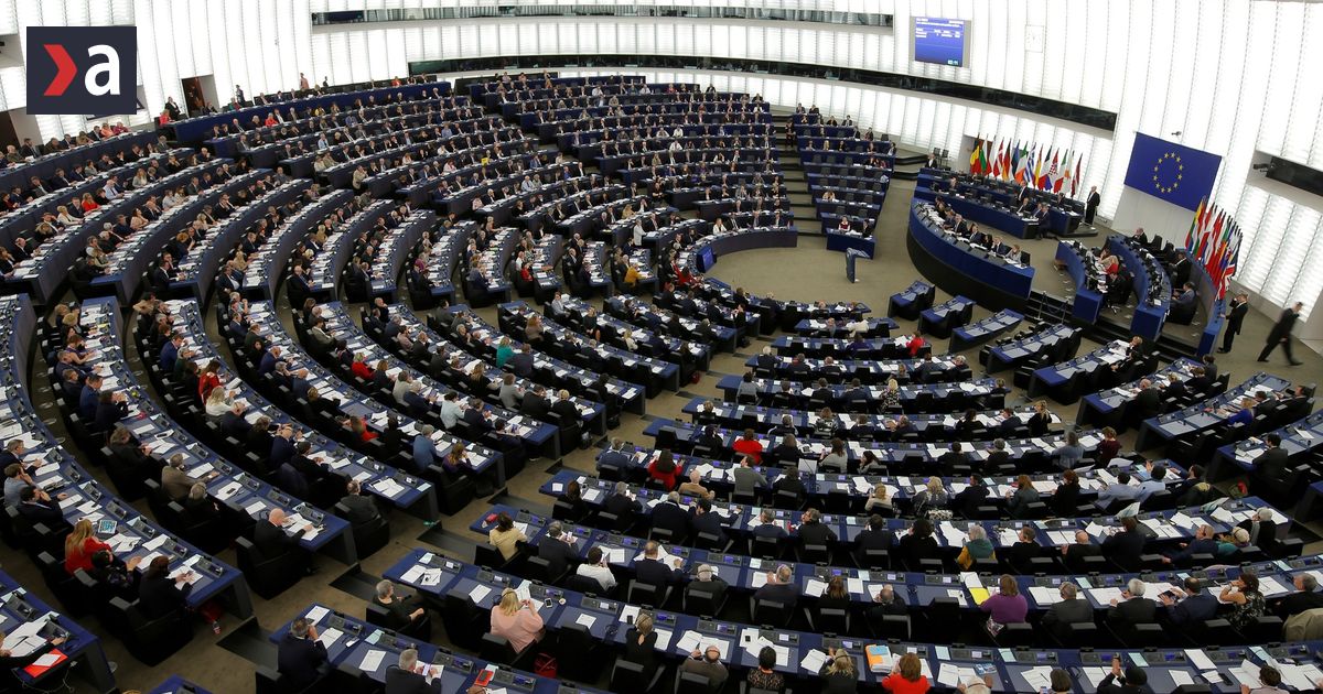 Slovensko sa dostalo na sikmu plochu Signaly posledneho varovania z Bruselu nazor Ivana Stefanca
