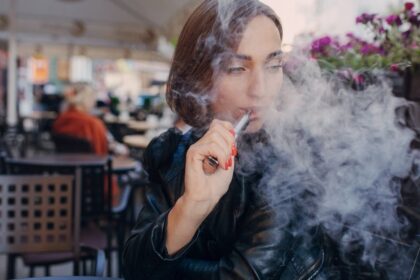Svedi takmer prestali fajcit Krajina dnes patri medzi lidrmi v prevencii rakoviny pluc