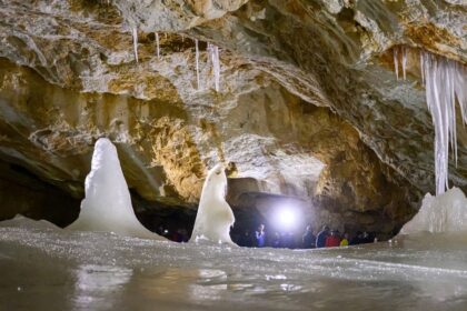 Turisticka sezona v podzem zacina Dobsinska ladova jaskyna