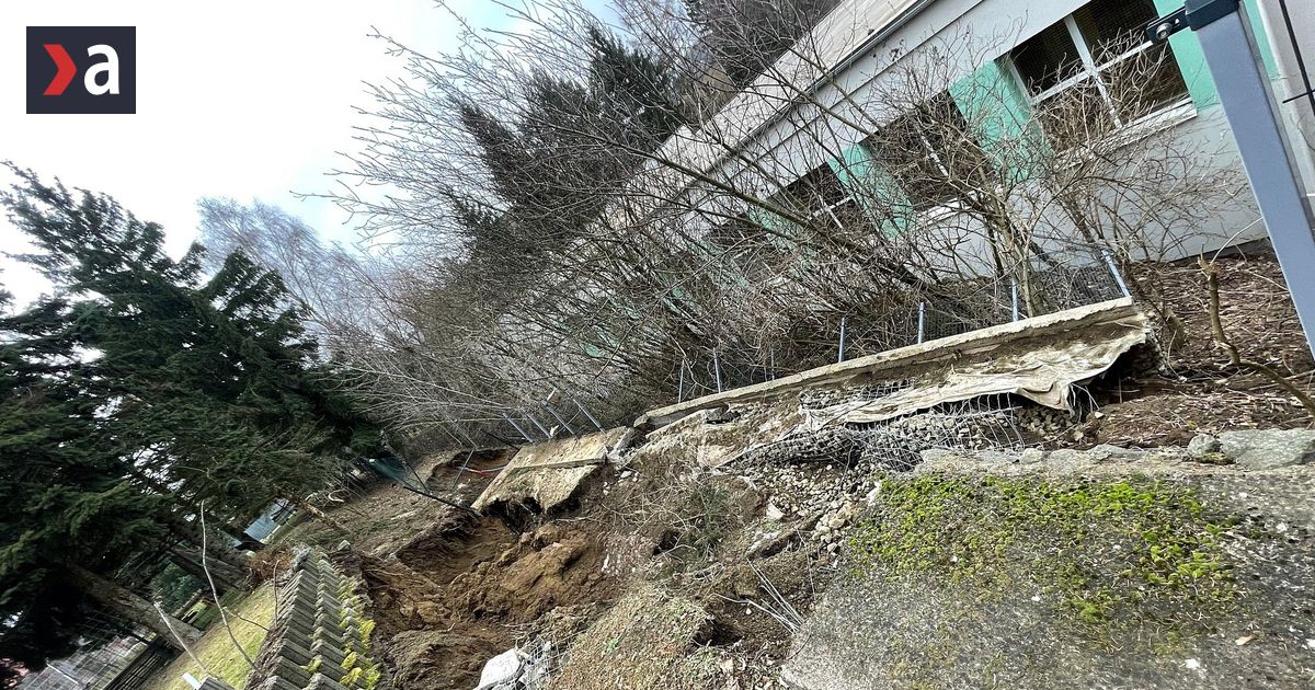Zasypana telocvicna prepadnuta cesta a klesajuci Solivar Presov celi trom geologickym hrozbam naraz