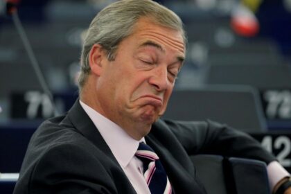 Zaziju Briti este vacsie zemetrasenie ako brexit Ak padne vlada moze im vladnut niekto ako Trump