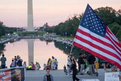 Chcel ponizit Obamu skoncil s fiaskom Slavna washingtonska pamiatka sa po Trumpovej oprave zmenila na mociar