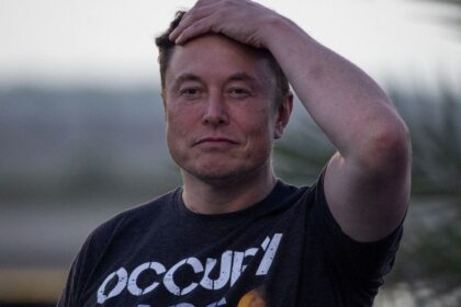 Elon Musk dnes otriasac celym financnym svetom Bude to vesmirna jazda alebo rizikove kasino