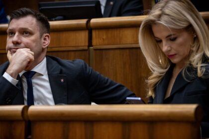 Minister Taraba z neznamyh dovodov posiela peniaze ministerstvu Simkovicovej Dary dostali aj obce v blizkosti kontroverznehoprojektu