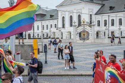 Naozajstni homosexuali vraj nechcu manzelstva Naozajstni katolici by im ich mali dopriat komentr Martina Behula
