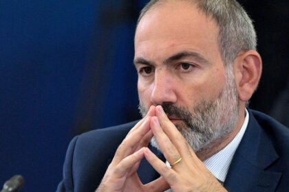Rusko medzi mlynskymi kamenmi Azerbajdanu a Armenska alebo ako Putin prisiel o poziciu capa v Ciernej zahrade komentar Zola Mikesha