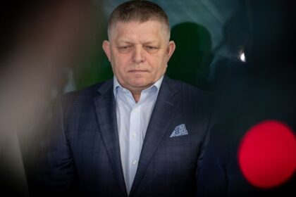 Sach mat pan Fico komentar Petra Bardyho