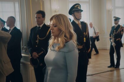 Symbolika alebo odlozena premiera dokument prezidentka sa konecne dockal vysielania stvr sa brani kritike