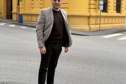 Volby 2026 V suboji o post predsedu Presovskej zupy sa pridal dalsi kandidat ma 25 rokov
