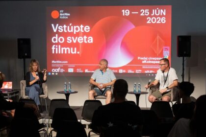 koniec filmovych kritikov alebo nova era hollywood vymiena odbornikov za influencerov a umelu inteligenciu