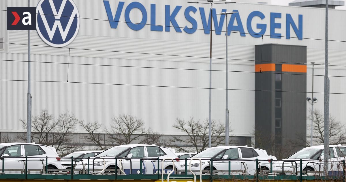 pad nemeckeho automobiloveho priemyslu sa nekonci volkswagen planuje prepustit az 100 000 ludi a uzavriet styri fabriky
