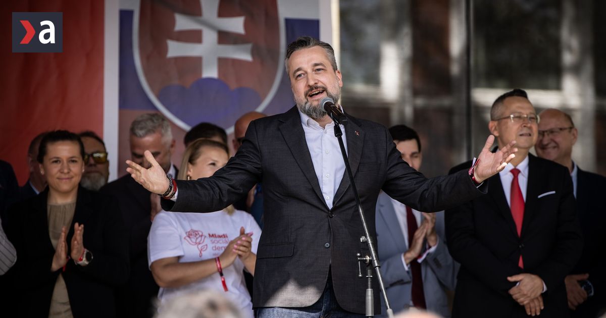Aj komunistom by sa na Slovensku zilo dobre keby verili v demokraciu komentar Martina Behula