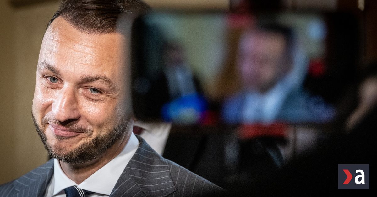 Aj uradnici mozu mat dva mesiace dovolenky Najviac ich vyuzivaju u Matusa Sutaja Estoka