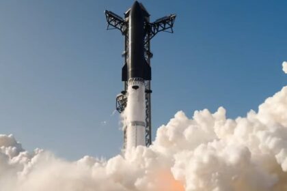 Boj o navrat na Mesiac sa vyostruje Muskova Starship absolvovala kriticky 13 test s prekvapivym vysledkom