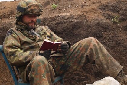 Desat rokov sledovala osudy Ukrajincov ktori sa rozhodli branit svoju vlast Aj Slovakom sa to moze stat tvrdi reziserka