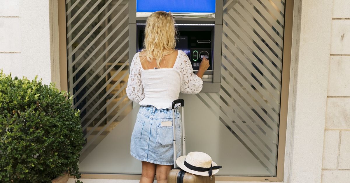 Dovolenkari mozu pri bankomate zbytocne prerobit bank y radia cemu sa vyhnut