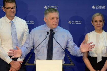 Fico sa dohodol s castou opozicie Vlada pripravuju miliardovy biznis ktory nas este viac zadlzi