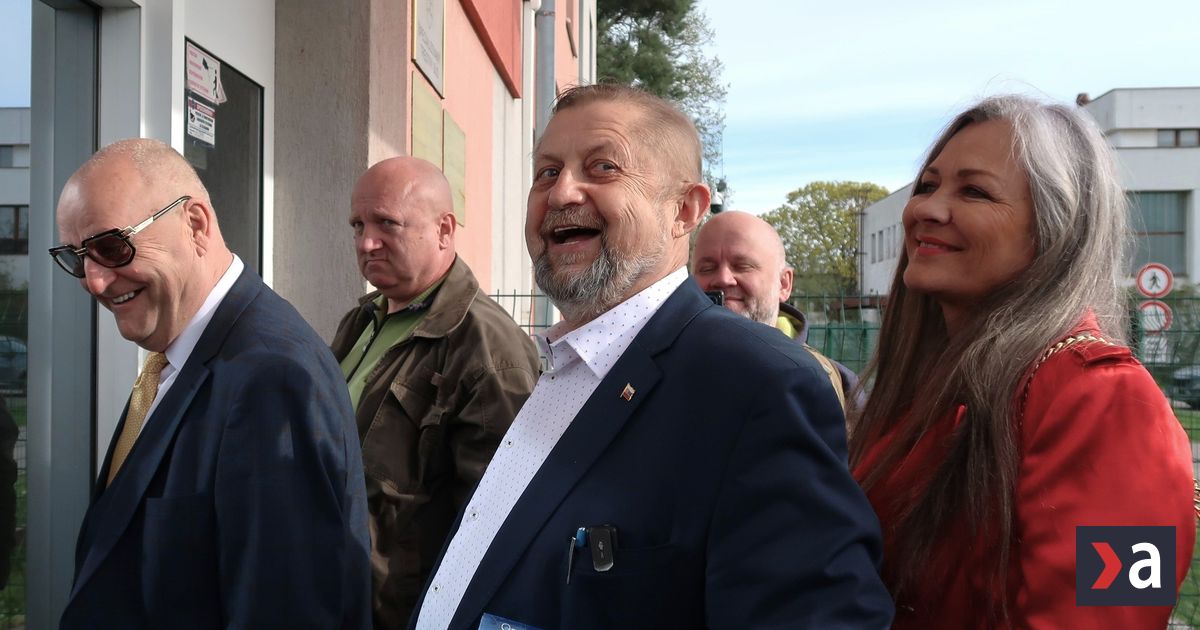 Harabin vycislil skodu a od statu ide ziadat peniaze Policajt ktory ho obvinil sa dostal do problemov