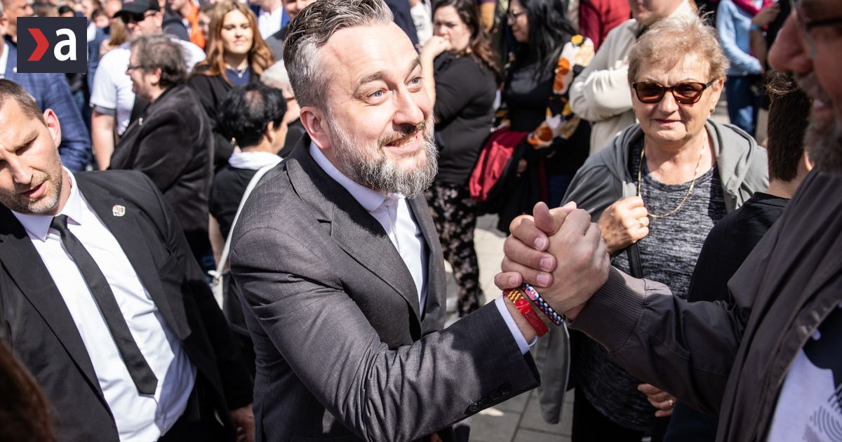 Ist do vazenia zaplatit alebo prijat ponuku Lubosa Blahu Sef komunistov tvrdi ze uz neveri v pravny stat