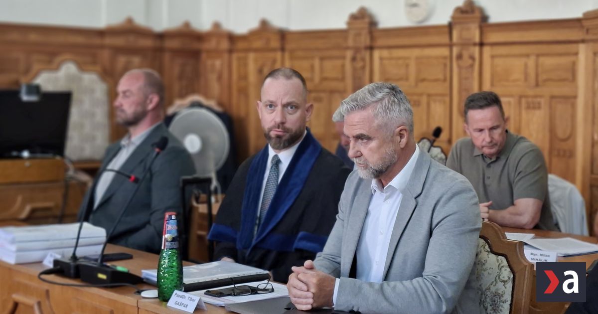 Kauza Ocistec Juraja Sirokeho sme mali chranit pred obvinenim i pred novinarmi tvrdil na sude Slobodnik Nasledne prisla odmena