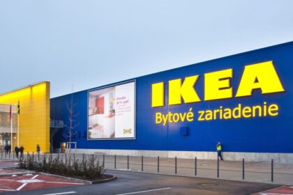Koniec bezplatneho luxusu Bratislavsky nakupny komplex sa rozhodol obmedzit parkovanie Aku reakciu vyvola u konkurencie