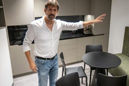 Minister Kalinak nakoniec zrusil kozenesedacky za 14tisic Tvrd ze sa zmenila dispozicia poschodi