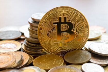 Naleteli na rozpravkove investicie Slovaci a Cesi prisli o miliony eur zasahovat musel Europol