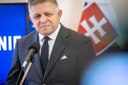 Robert Fico sa nevzdal tuzby po ruskom mieri Hlasy svojich volicov uprednostnuje pred zaujmami statu komentar Petra Weissa