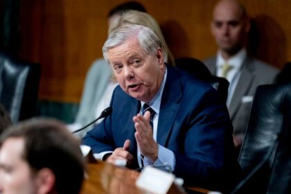 Senat USA schvalil zakon ktory moze znicit Ficovu vladu Komentar Zola Mikesha