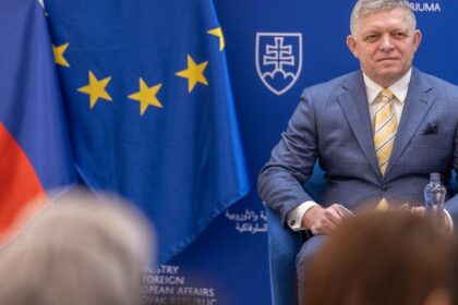 Slovenski gejovia by si od Roberta Fica zaslui li bulharsky meter komentar Martina Behula