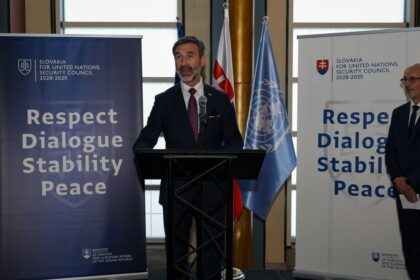 Slovensko sa dostava do centra svetoveho diania po boku najludnatejsej velmoci Nemame co presadit tvrdi diplomat