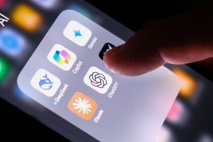 Velky bezpecnostny problem Rozhovory niektorych pouzivatelov Claude AI boli verejne pristupne na internete