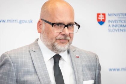 Volby 2026 Statny tajomnik ministerstva vnutra Michal Kalinak oznamil svoju kandidaturu na primatora Medzilaboriec
