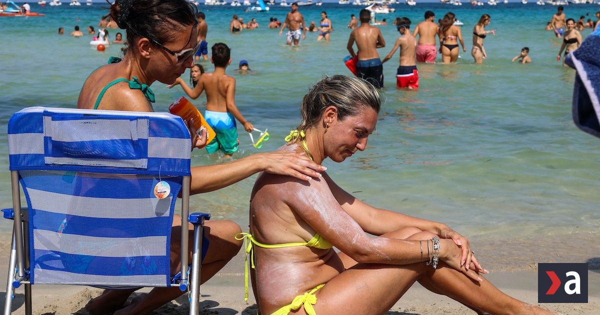 dovolenkova sezona je v plnom prude kolko zaplatite za grecko alebo turecko a preco je tento rok cakanie na last minute riskantne