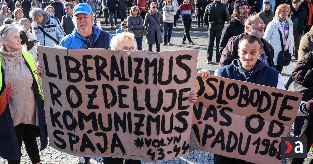 koniec priatelstiev kvoli nazorom dovera v system rastie no spolocnost sa rozdeluje