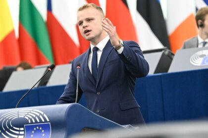 mazurekove nadavky mozu pripravit europsku krajnu pravicu o peniaze