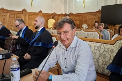 Kauza Ocistec Frantisek Imrecze je nahnevan e je obzalovany V minulosti opisal schodziu u premiera Fica teraz bol strucny