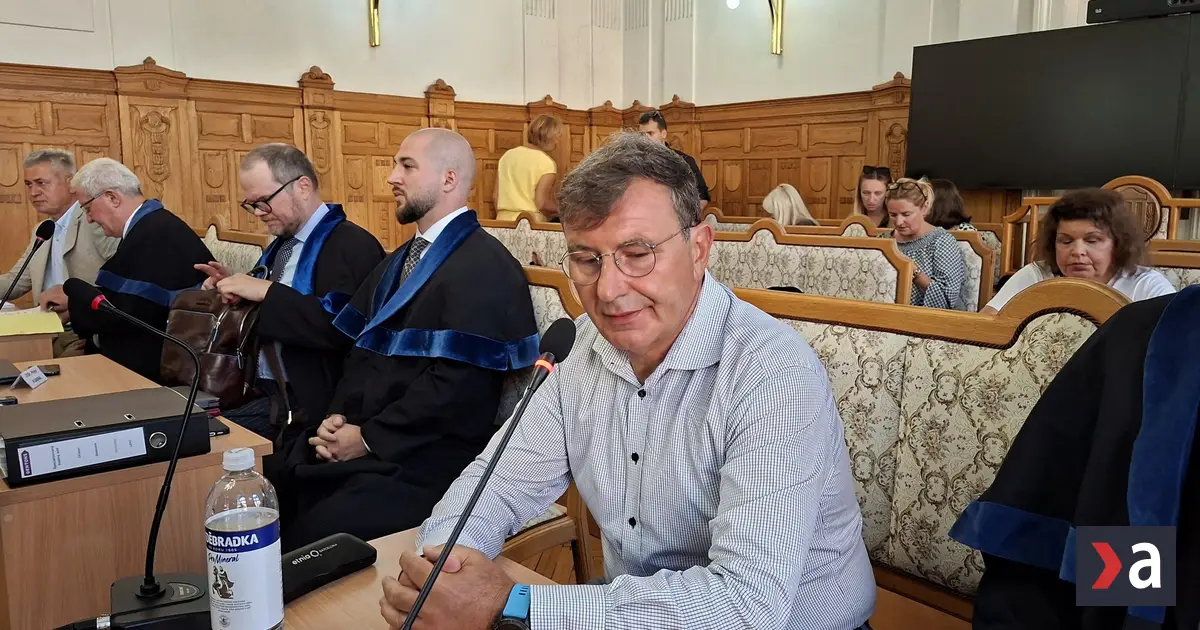 Kauza Ocistec Frantisek Imrecze je nahnevan e je obzalovany V minulosti opisal schodziu u premiera Fica teraz bol strucny