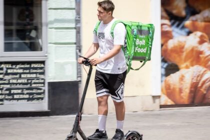 Kazdy 14 zamestnanec na Slovensku je cudzinec Zistili sme kto nahradza odchadzajucich do dchodku