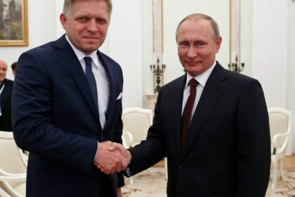 Napriek Ficovemu patolizactvu nas Rusi zaradili na zoznam nepriatelskych statov tyzden vo svetovych mediach