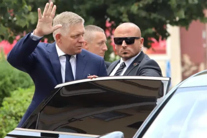 Navrat na miesto cinu Robert Fico vyuzil vyjazd do Handlovej na novy utok na opoziciu