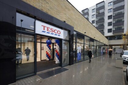 Tesco skutone bali kufre zhltne jeho 185 predajni drava Biedronka alebo domaci financni zraloci