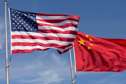 USA sa chystaju zasiahnu proti nskym gigantom v oblasti AI Peking avizuje odvetu