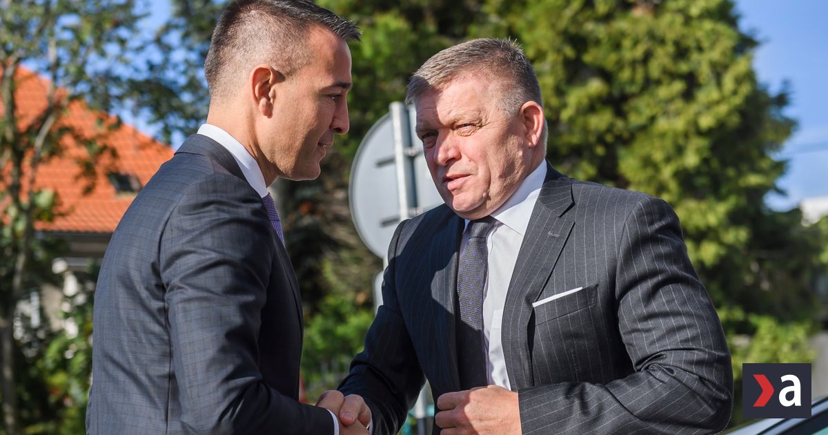 Ucitelia sa pustili do ministra Druckera za mrhanie peniazmi V reakcii ministerstva sa objavuju trhliny