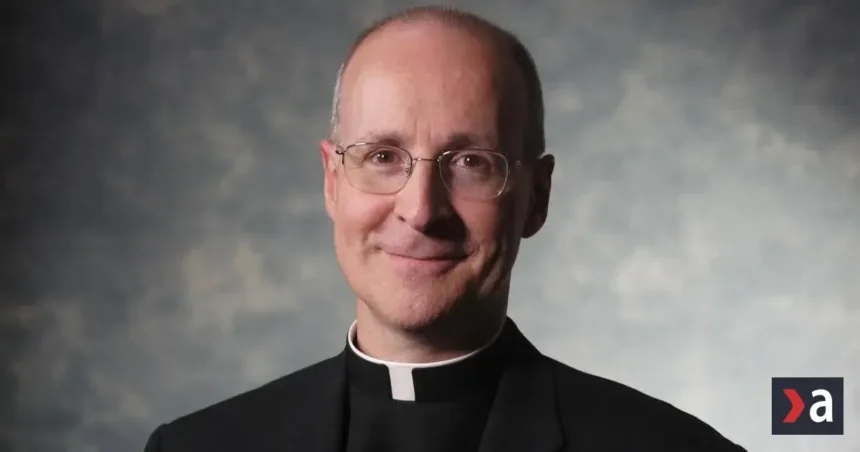 Americký kňaz Martin: Boh miluje aj LGBTQ+ ľudí. Je to základné učenie cirkvi